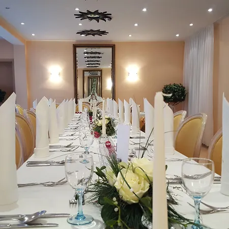 Savoy فندق باد ميرغنثيم