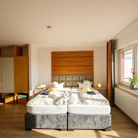 Savoy فندق باد ميرغنثيم