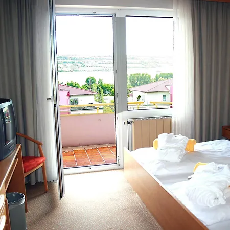 Savoy 3*